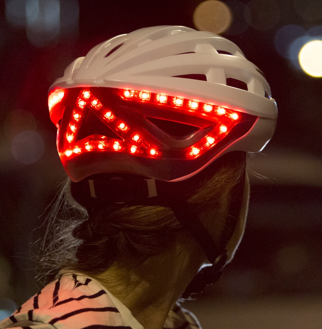 Lumos Ultra Casque Intelligent, Casque de vélo, Feux LED Avant et arrière, Clignotants, Feux arrière, Connexion Bluetooth